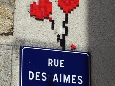 Les cœurs de la rue des Aimés — Street art de Mifamosa à Clermont-Ferrand