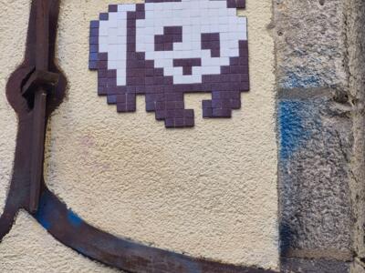 Tête de panda en mosaïque, rue Savaron — Street art à Clermont-Ferrand