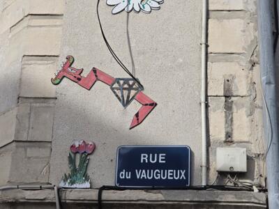 Oré/Diamantaire collab with a Pierre Alu tulip and a Maurice le piaf bird — Street art by Le Diamantaire, Gzup, Oré, PZE in Caen
