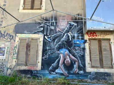 The Breakdancer in a Freeze — Street art in La Chaux-de-Fonds