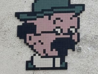 Professeur Tournesol en mosaïque — Street art de Tag Lady à La Rochelle