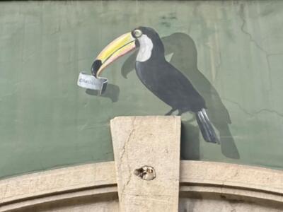 Le Toucan — Street art by Carolus in La Chaux-de-Fonds