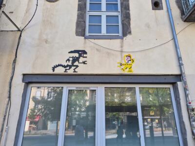 Xénomorphe d'Alien en mosaïque, rue Ballainvilliers — Street art à Clermont-Ferrand