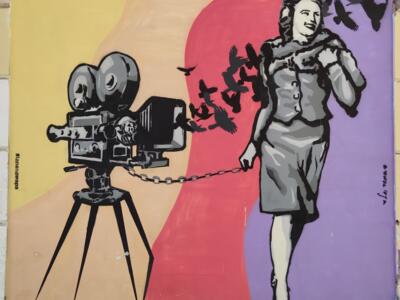 La femme enchaînée à la caméra — Street art à València
