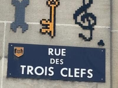 Trois clefs de la rue des Trois Clefs — Street art de Mifamosa à Blois
