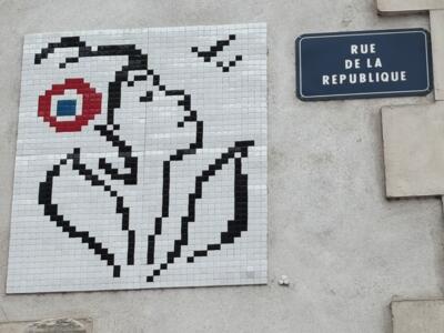 Marianne with the Tricolour Cockade — Street art by Mifamosa in Orléans