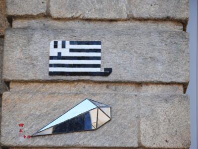 Drapeau breton et triangle miroir — Street art de Waldo à Rennes