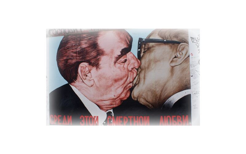 Berlin : Baiser fraternel socialiste