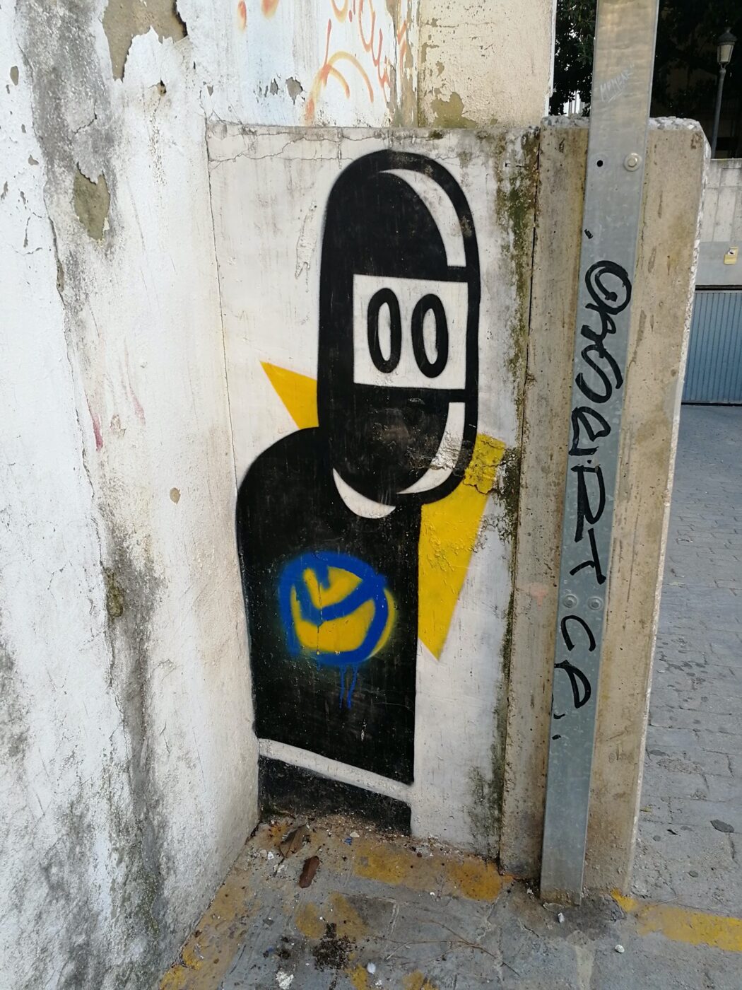 Figure au smiley de David de Limon, Carrer del Cobertís.