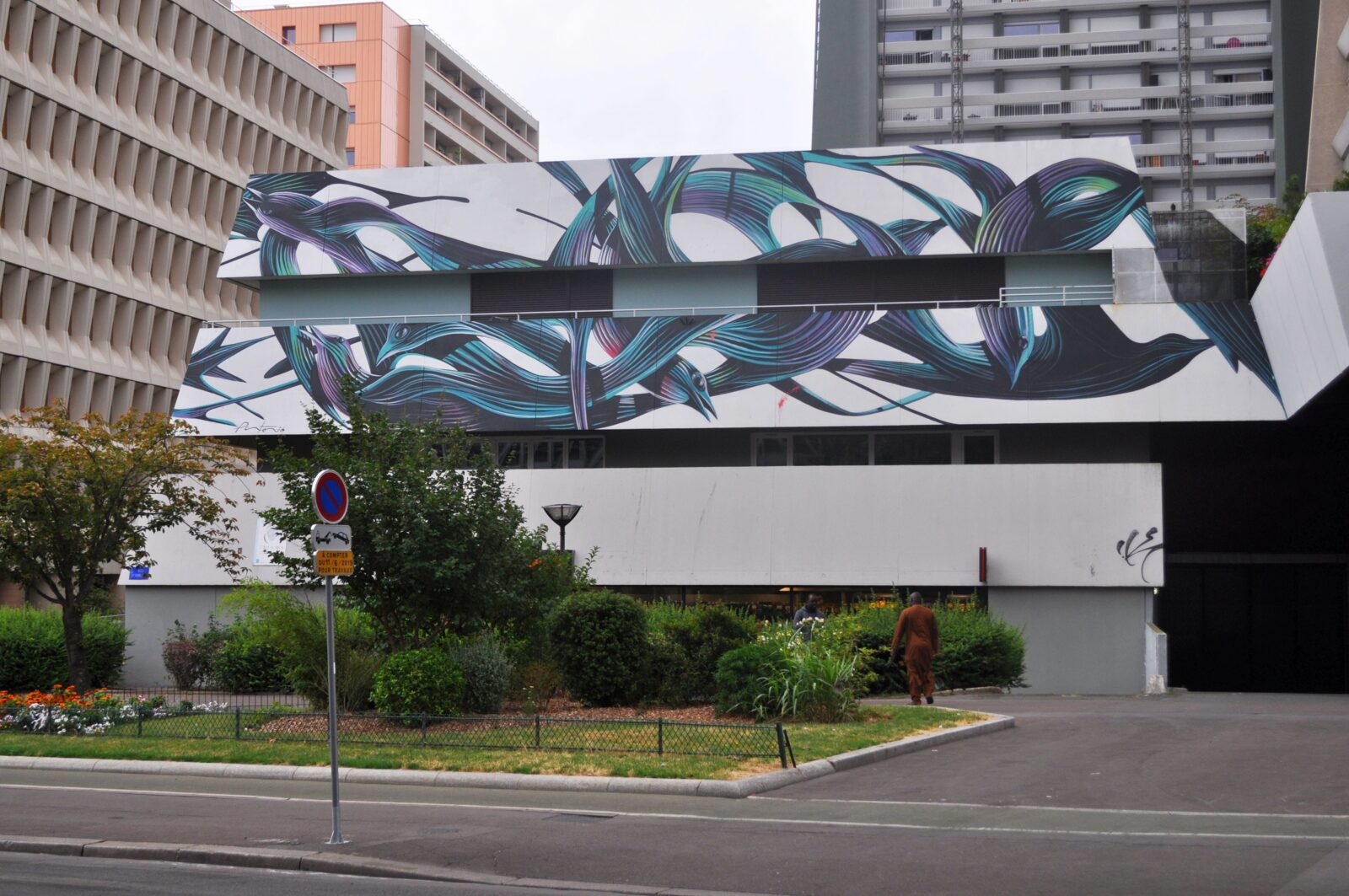 Pantonio on the White Band by Pantónio - 91 bld Vincent Auriol, 75013 Paris