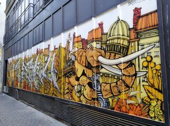 Yellow Nantes france-nantes-graffiti