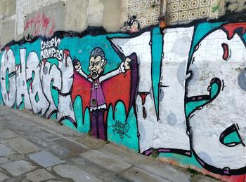 Dracula portugal-almada-graffiti