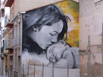 The Mother and Her Child spain-picassent-graffiti