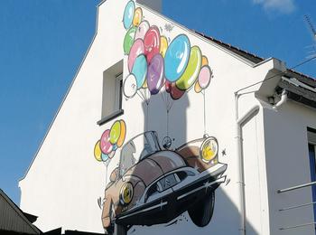 Voiture ballons france-saint-brieuc-graffiti