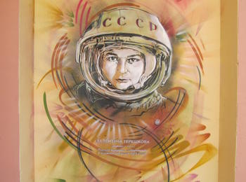First woman in Space russia-new-tryokhgorka-graffiti