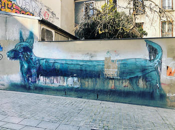 Chien bleu france-paris-graffiti