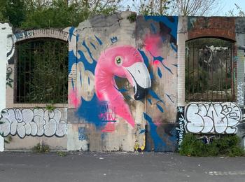 Buoy france-nantes-graffiti