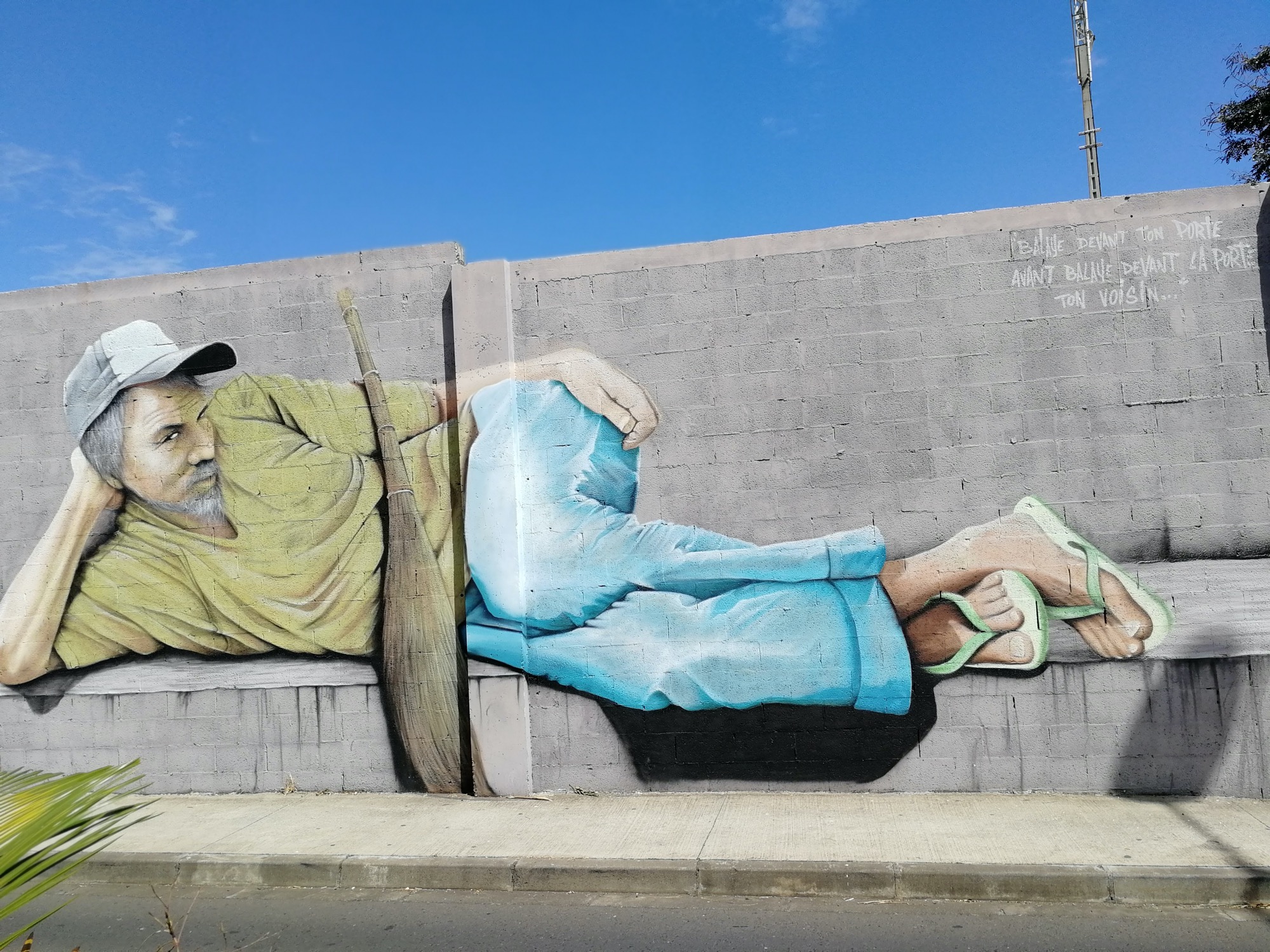 Graffiti 205  capturé par Rabot à Saint-Leu Réunion
