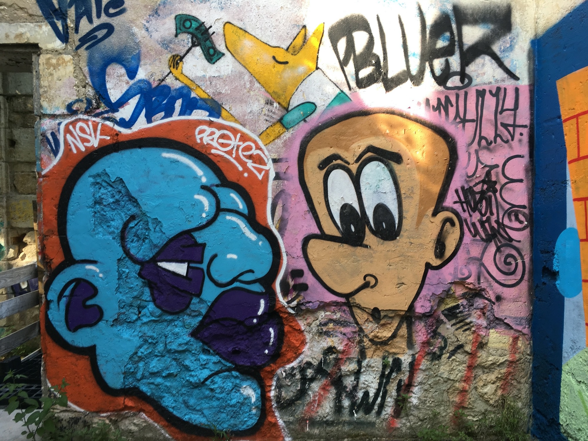 Graffiti 367  capturé par Julien à Bordeaux France
