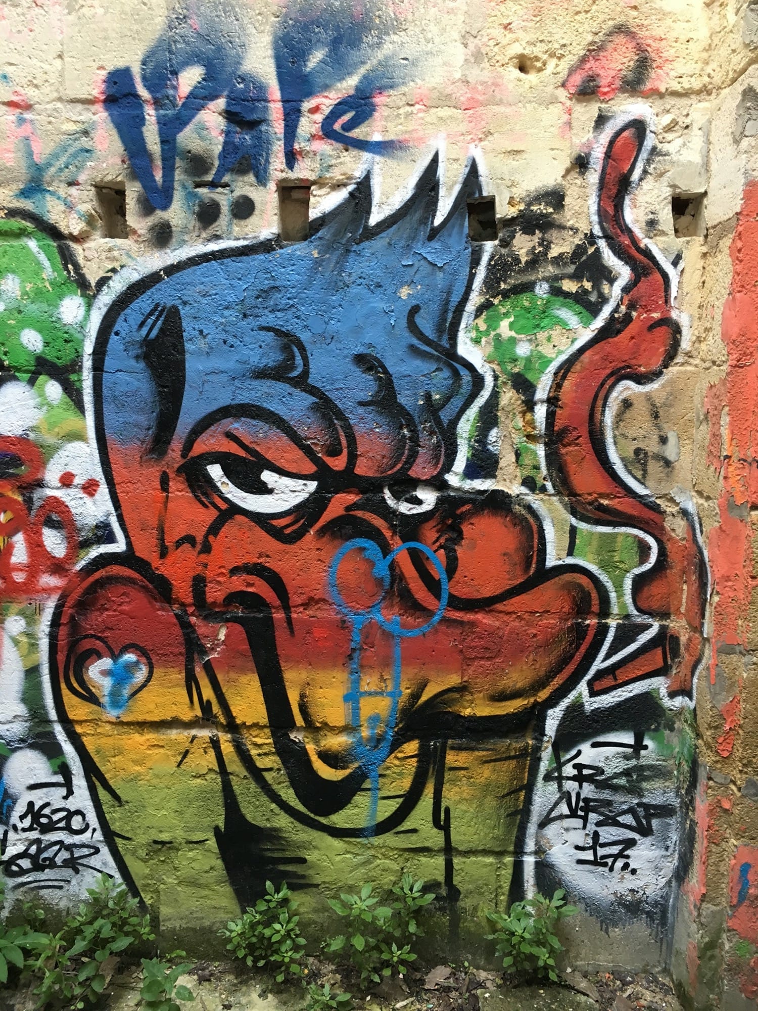 Graffiti 369  capturé par Julien à Bordeaux France
