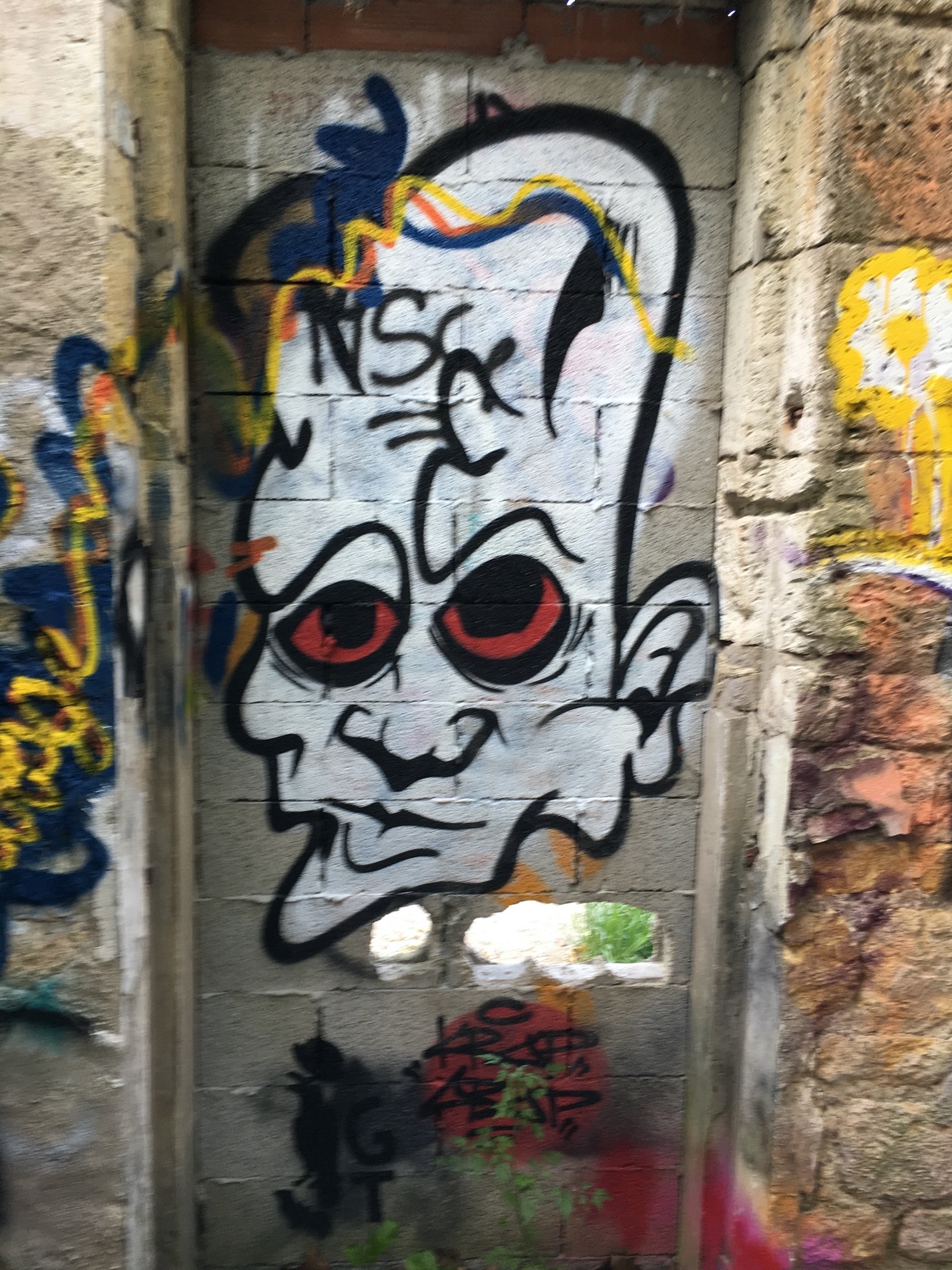 Graffiti 407  capturé par Julien à Bordeaux France