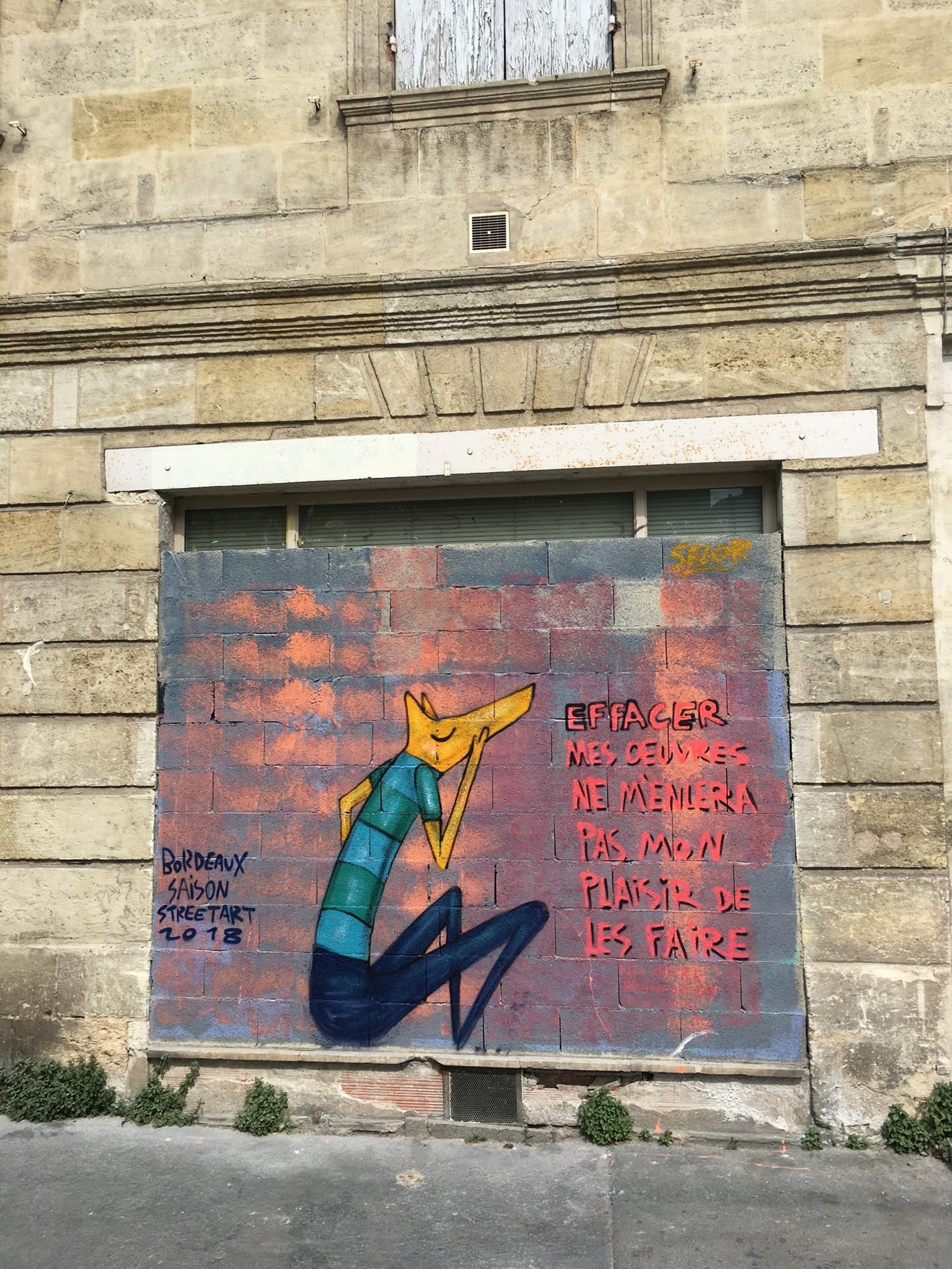 Graffiti 444  capturé par Julien à Bordeaux France