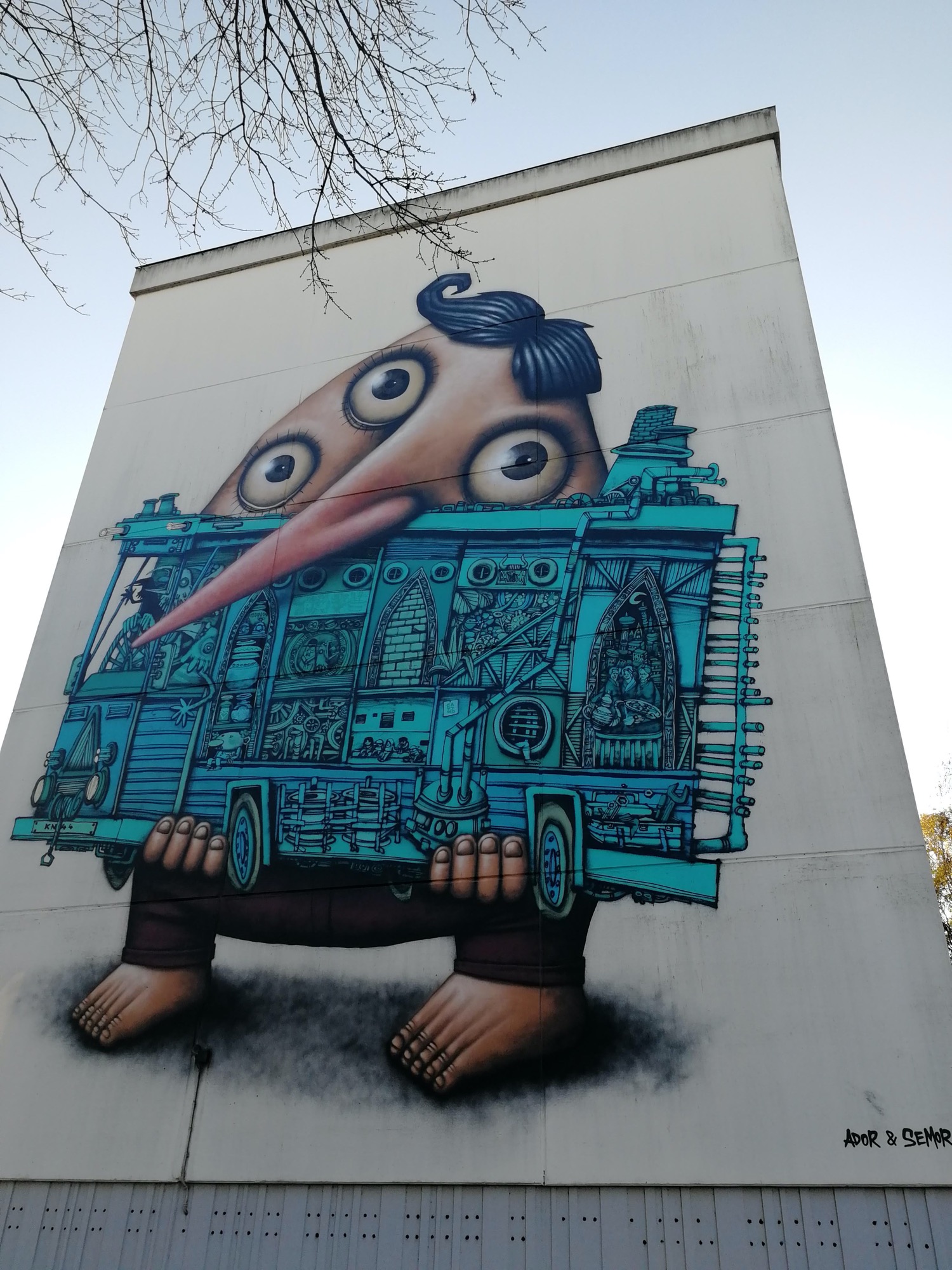 Graffiti 505  by the artist Semor captured by Rabot in Nantes France