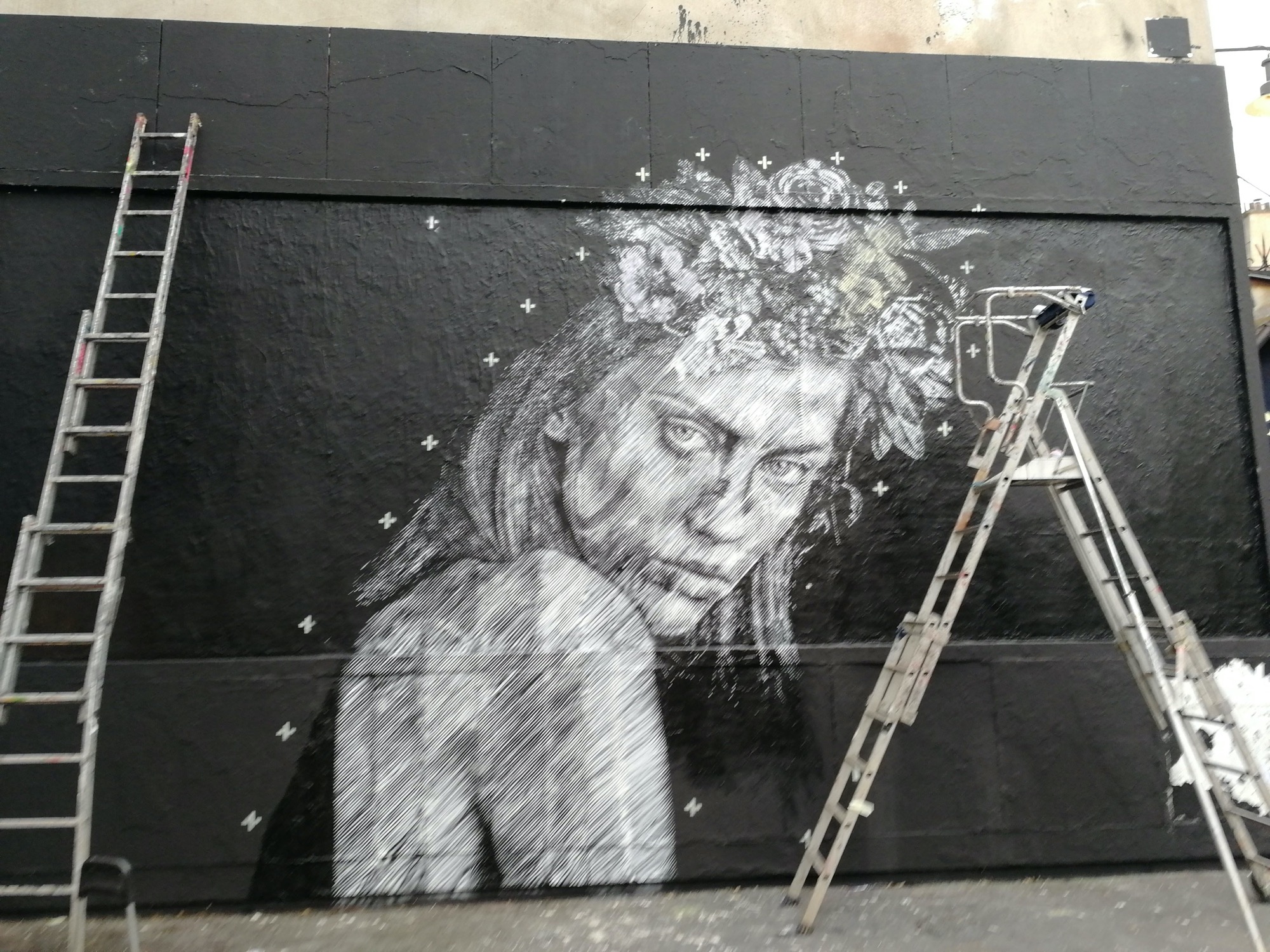 Graffiti 527 Ce matin-là by the artist Snik captured by Rabot in Paris France