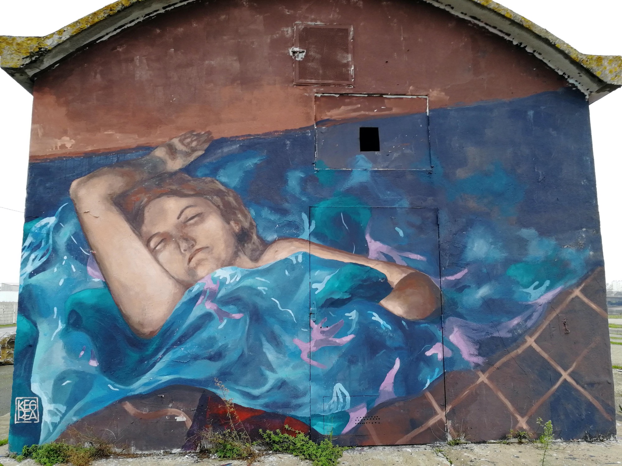 Graffiti 584  by the artist Kegrea captured by Rabot in Nantes France