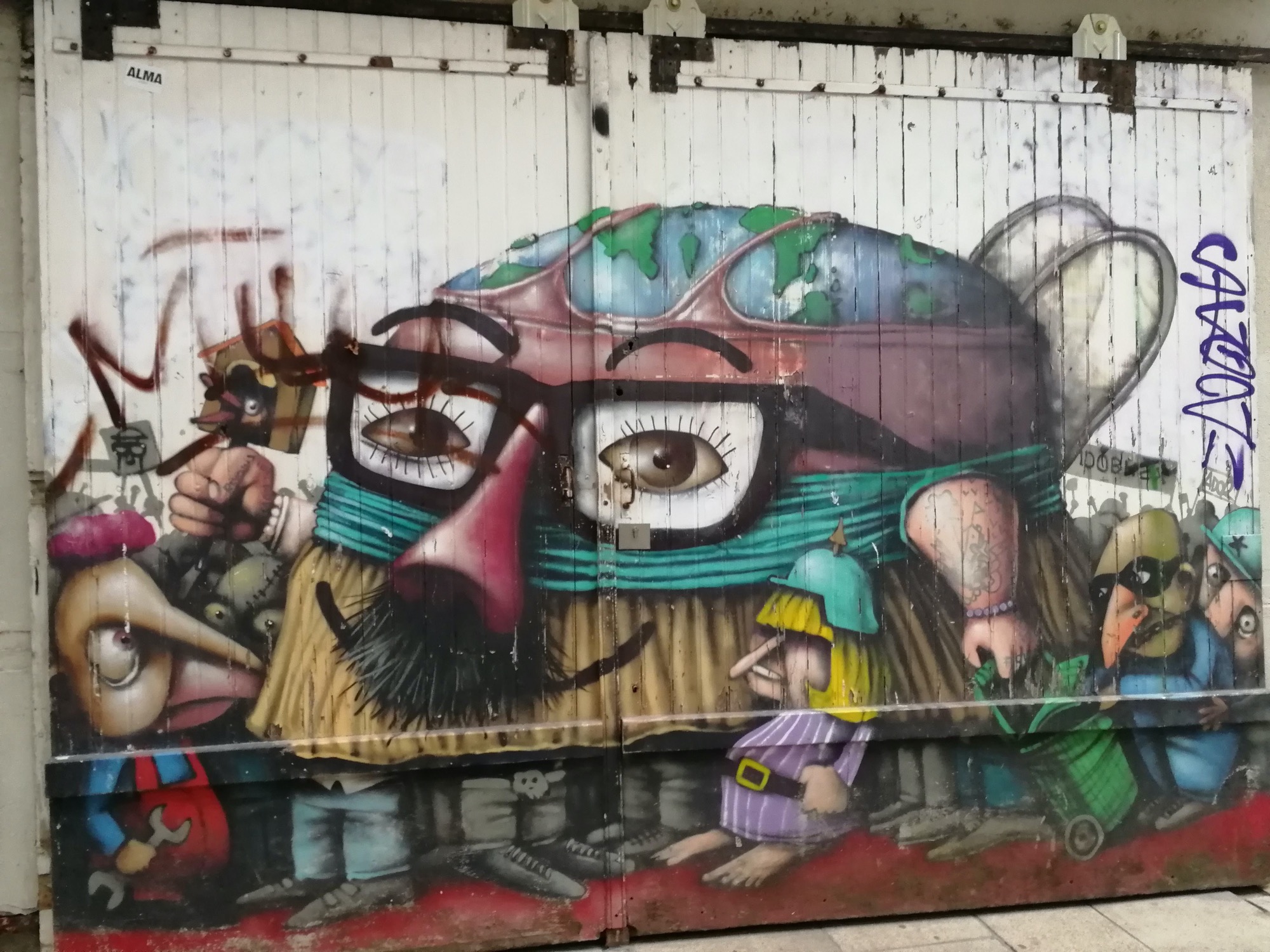 Graffiti 587  by the artist Ador captured by Rabot in Nantes France