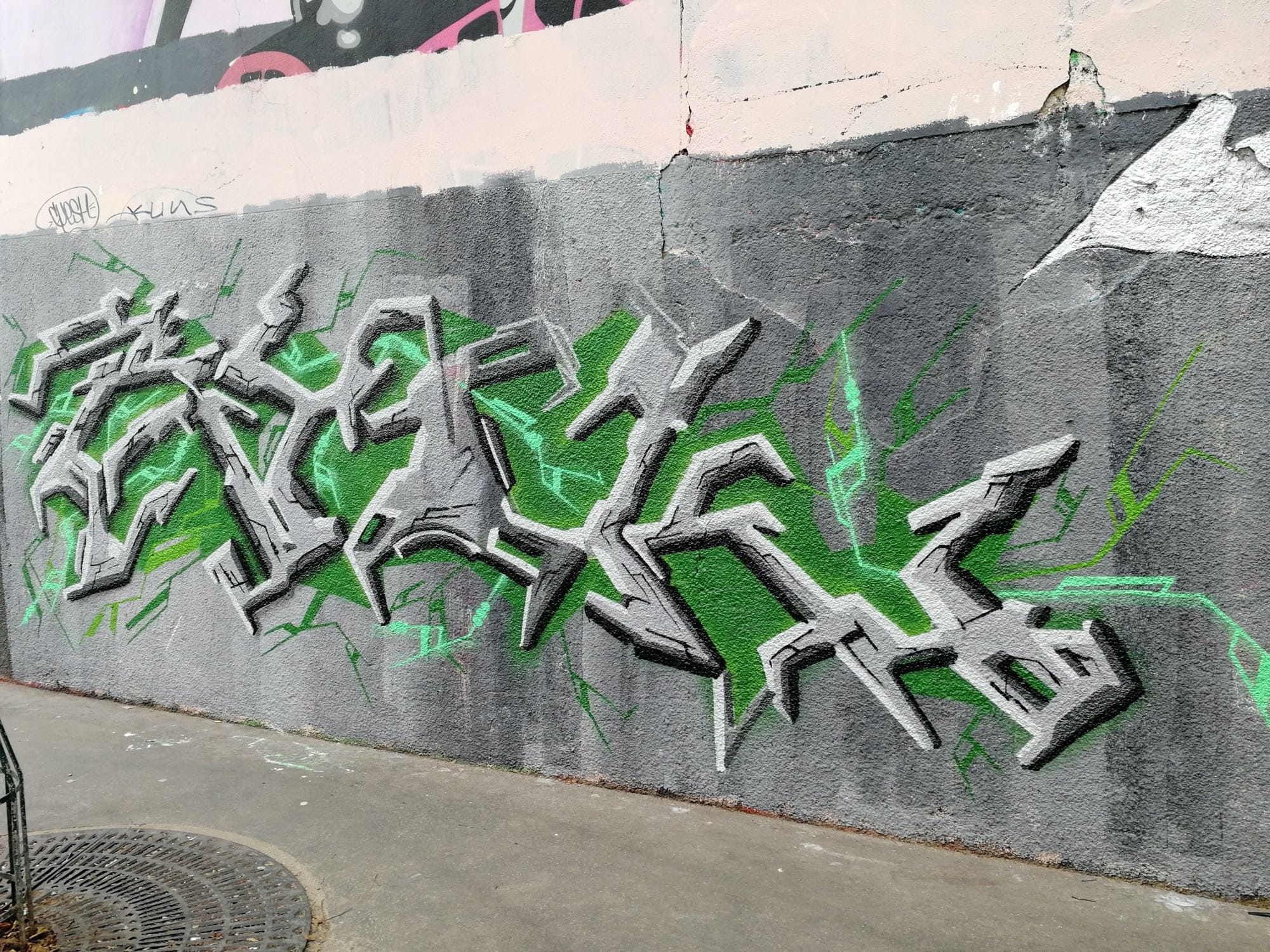Graffiti 607  capturé par Rabot à Paris France