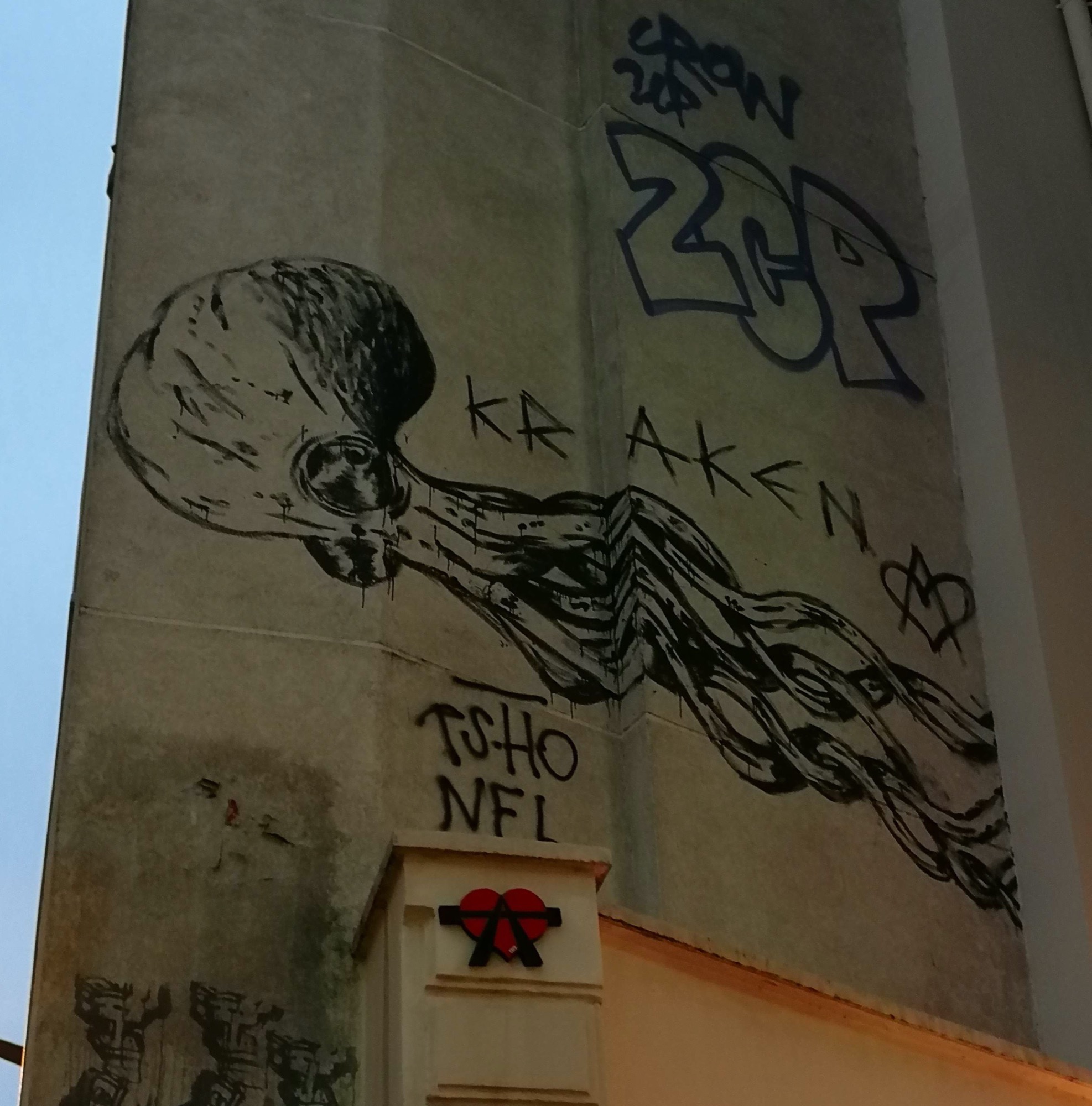 Graffiti 654  de A2 capturé par Rabot à Paris France