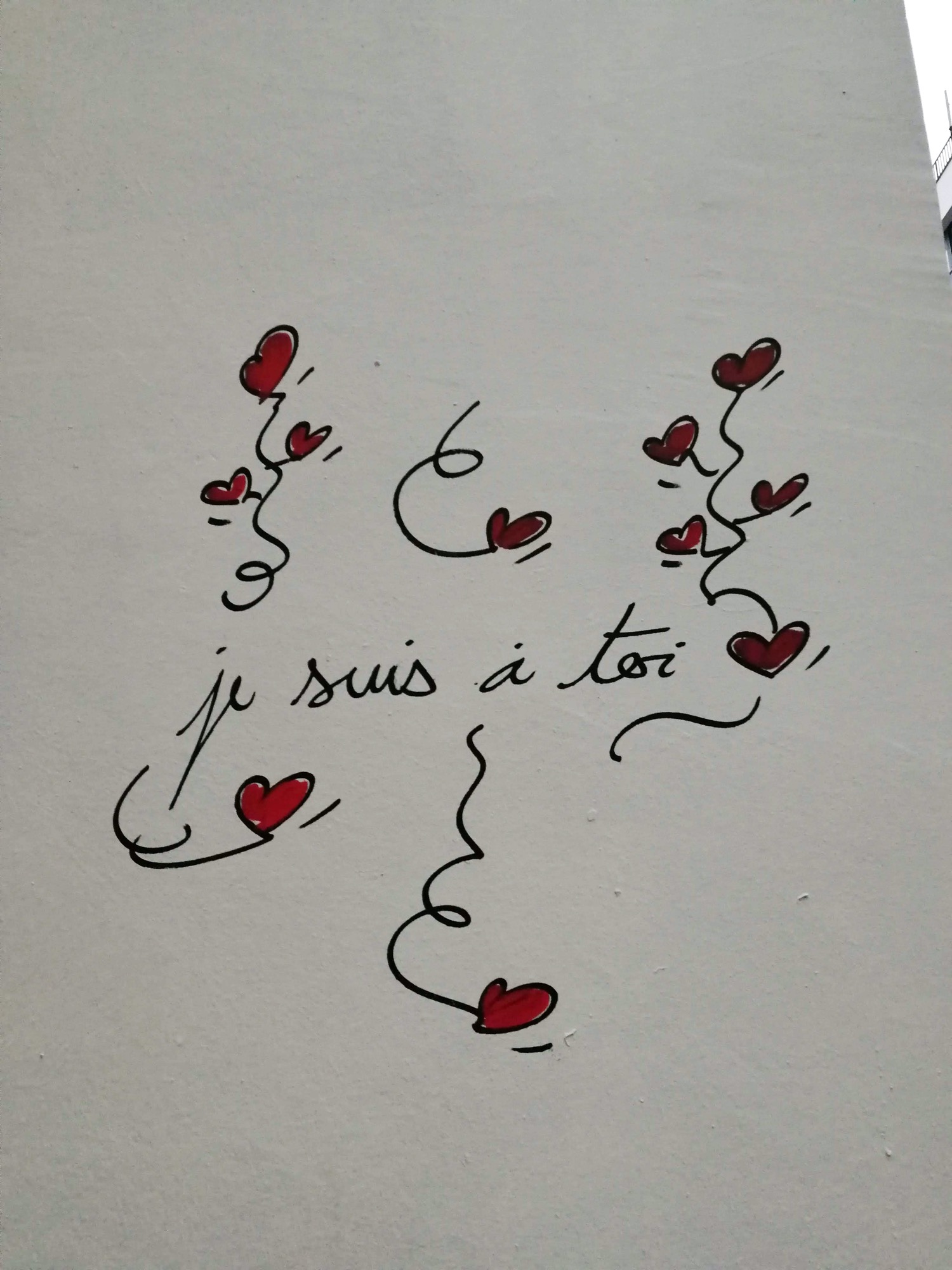 Graffiti 715  de Inlove capturé par Rabot à Paris France