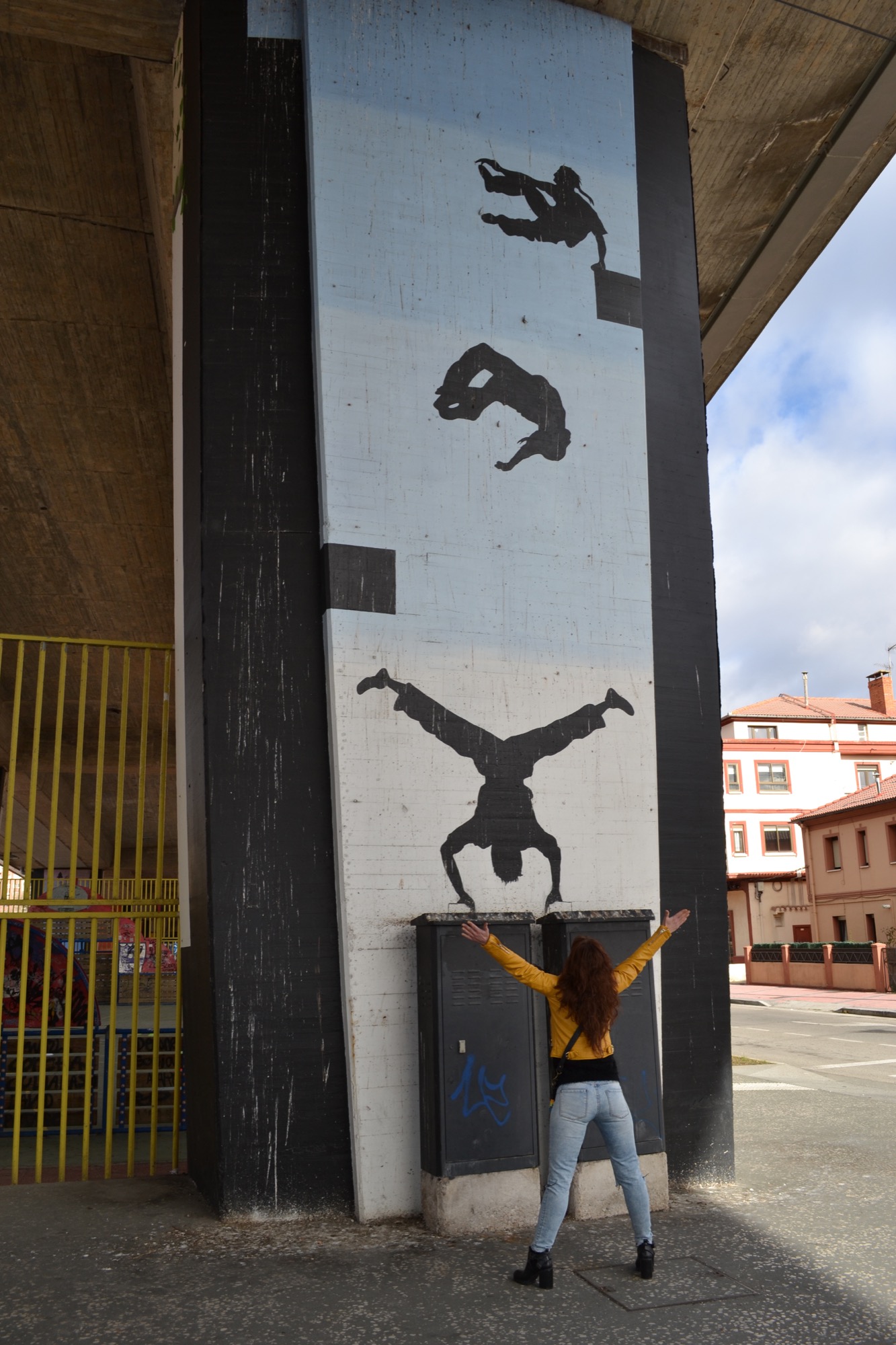 Graffiti 775 Parkour captured by ankarkzoo in Burgos Spain