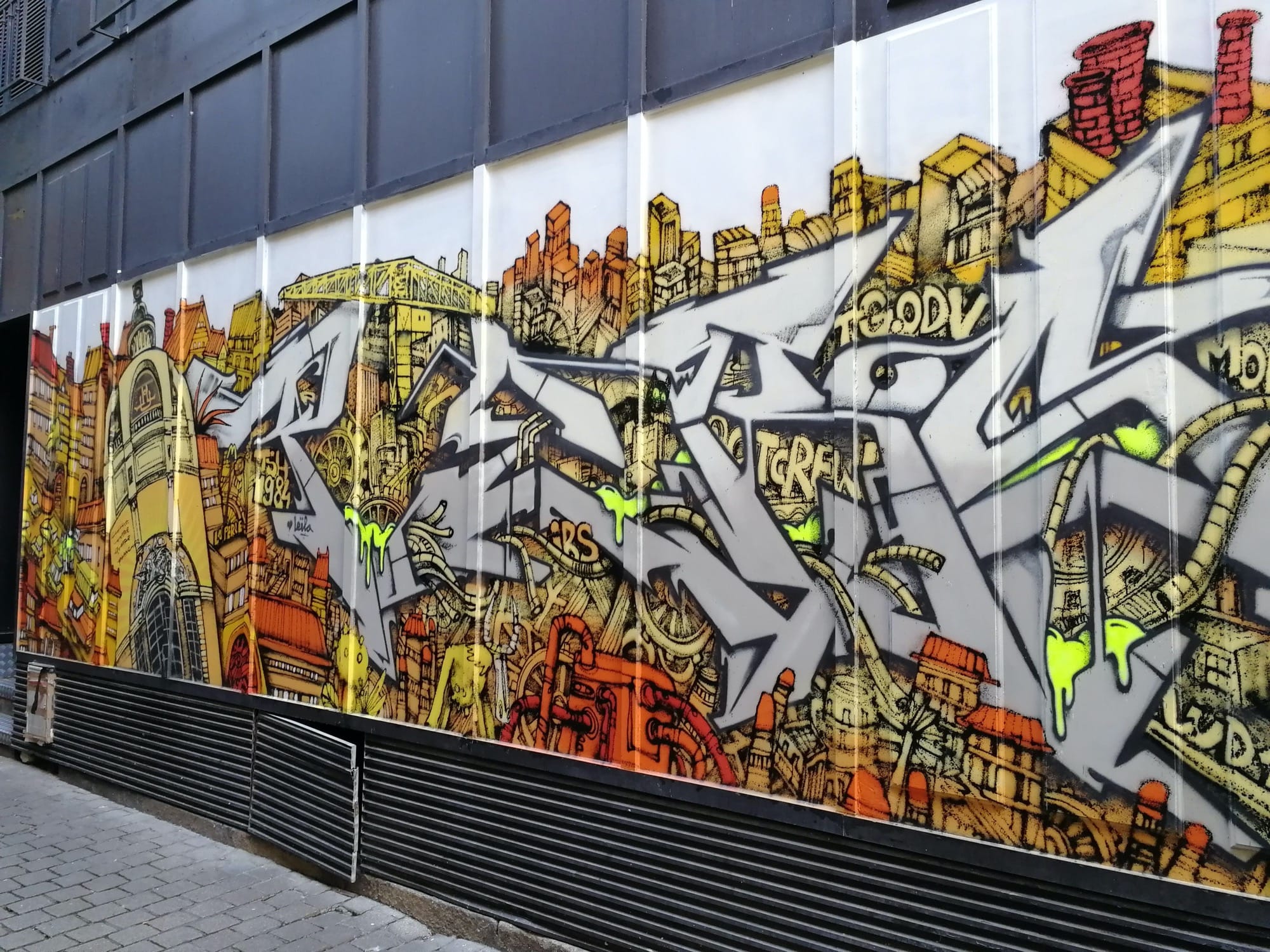 Graffiti 777 Yellow Nantes by the artist Semor captured by Rabot in Nantes France