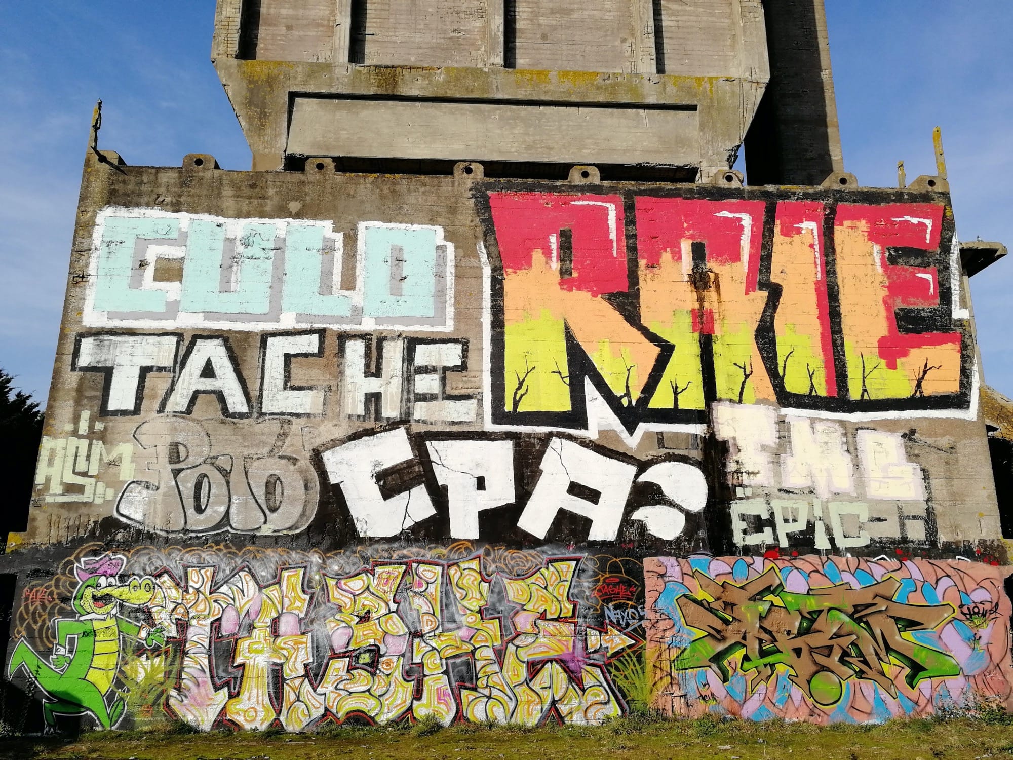 Graffiti 875  capturé par Rabot à Trignac France