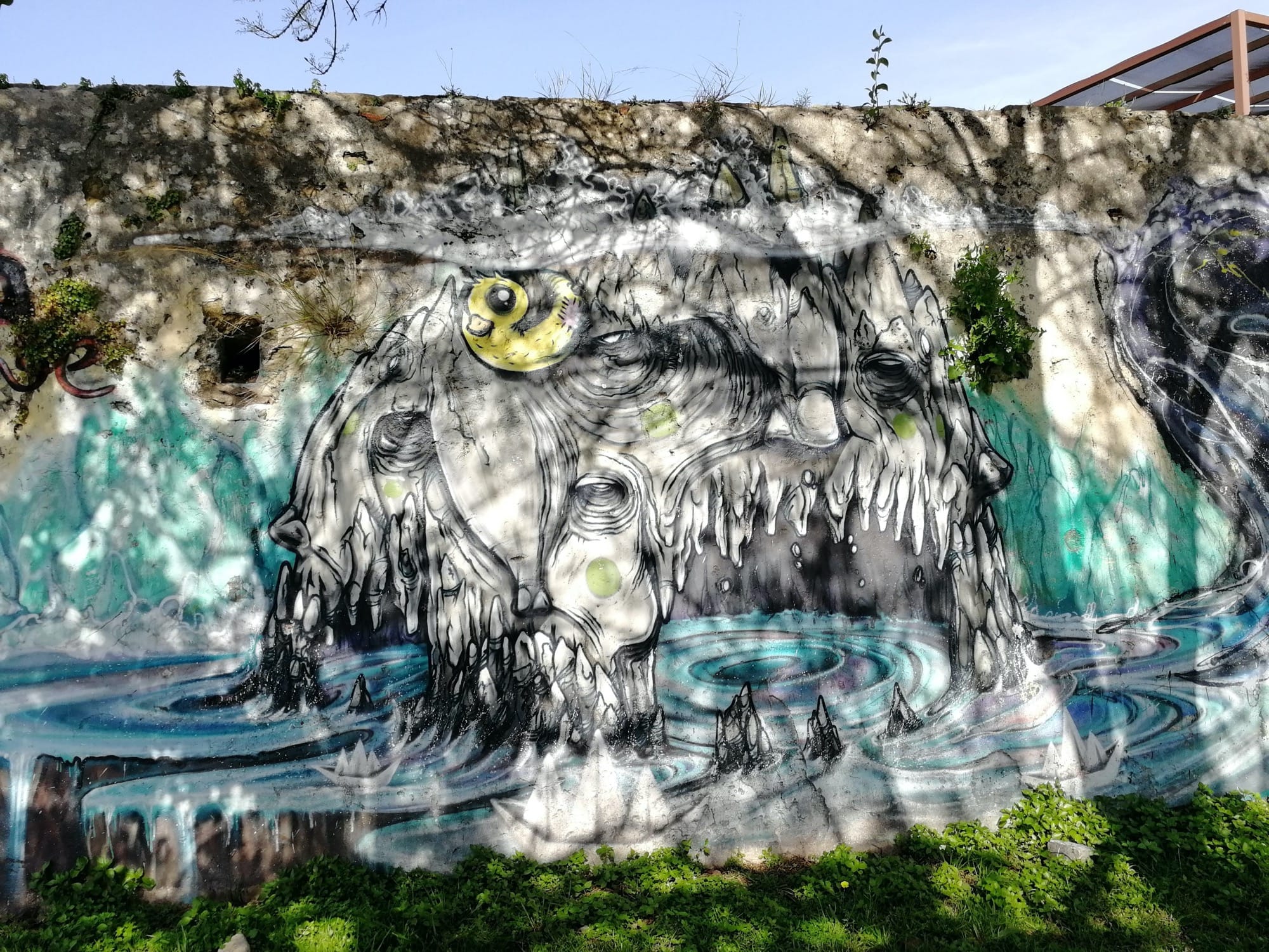 Graffiti 956  capturé par Rabot à Lisboa Portugal