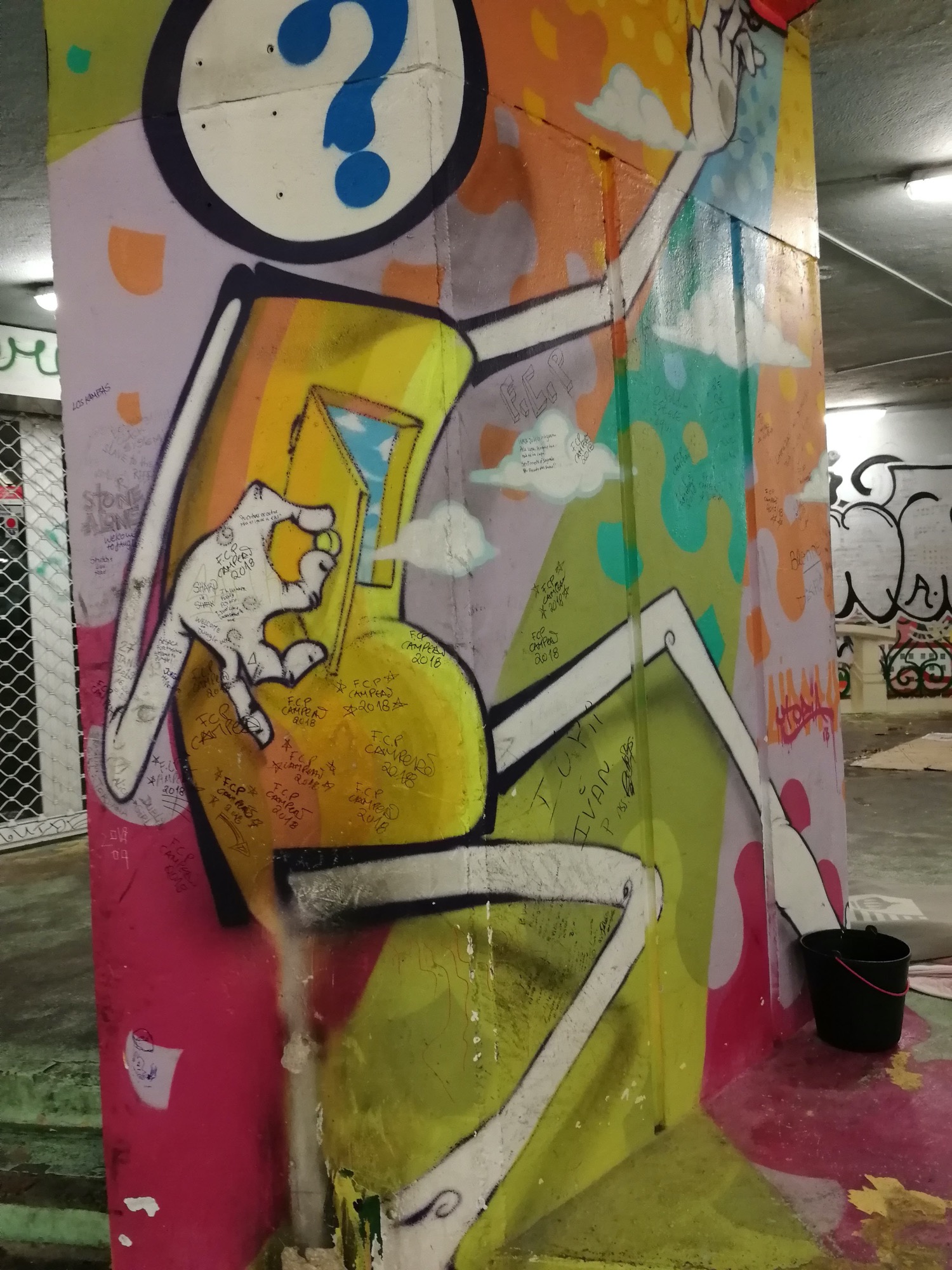 Graffiti 976  capturé par Rabot à Lisboa Portugal