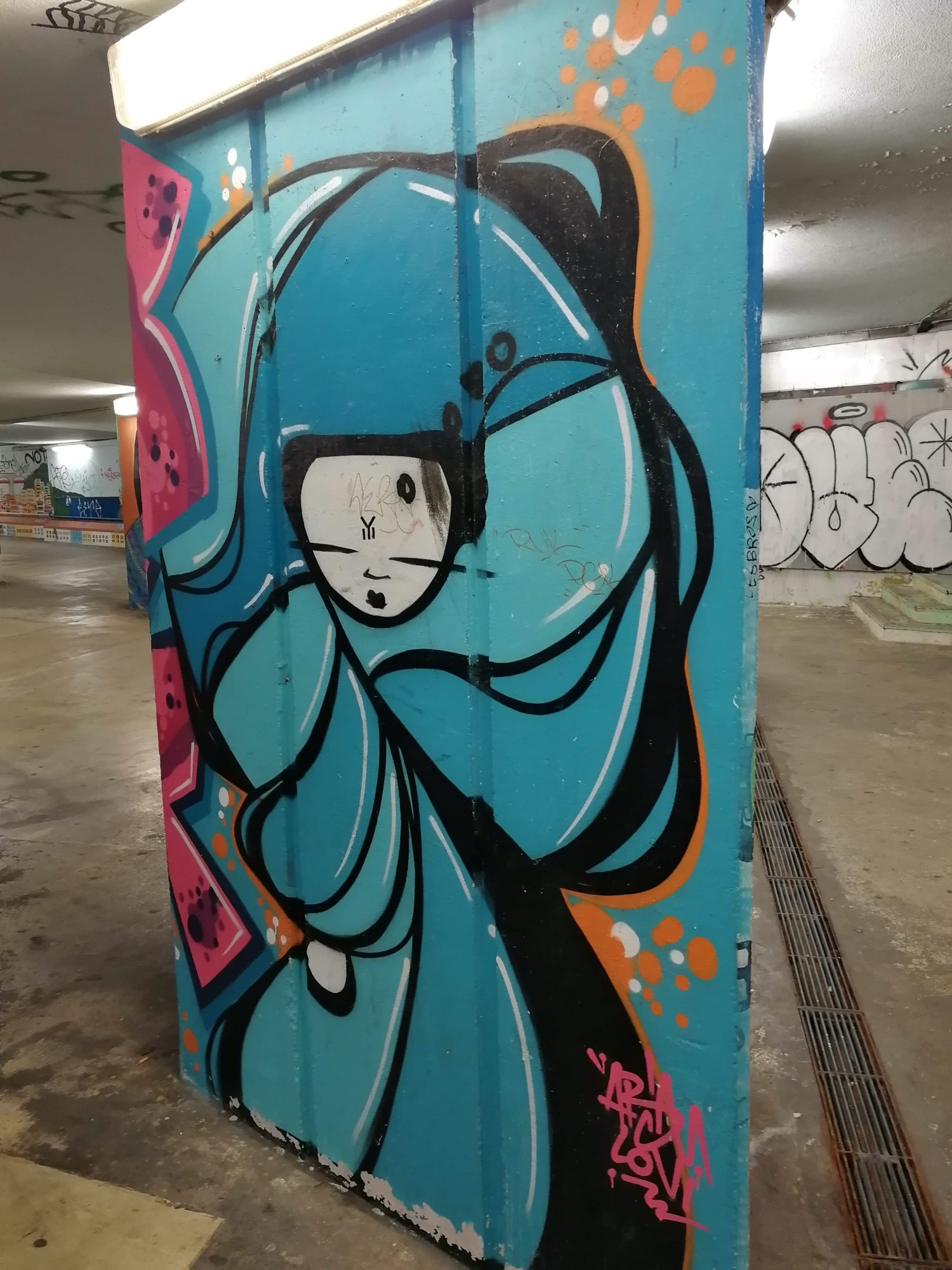 Graffiti 977  capturé par Rabot à Lisboa Portugal