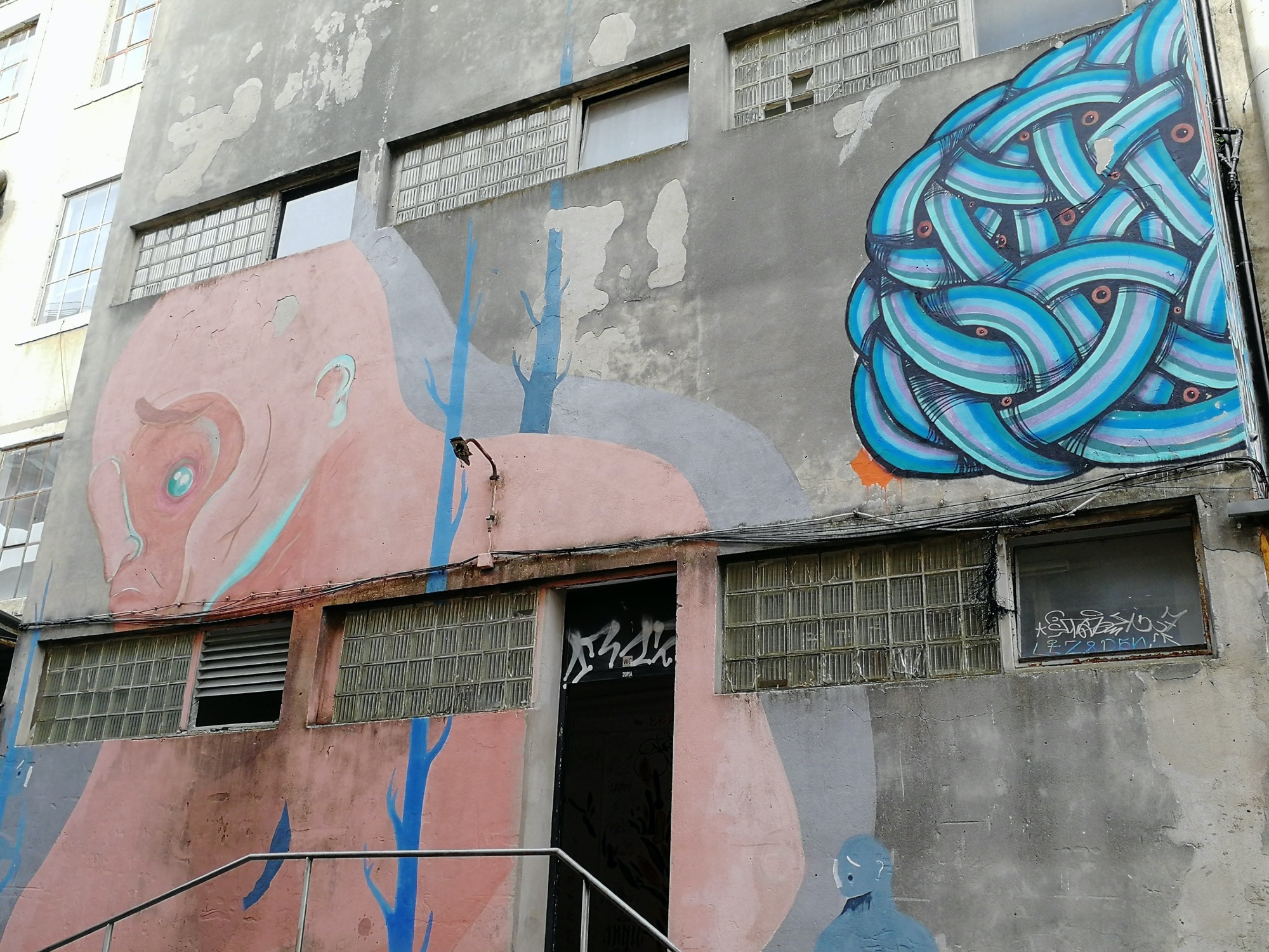 Graffiti 995  capturé par Rabot à Lisboa Portugal
