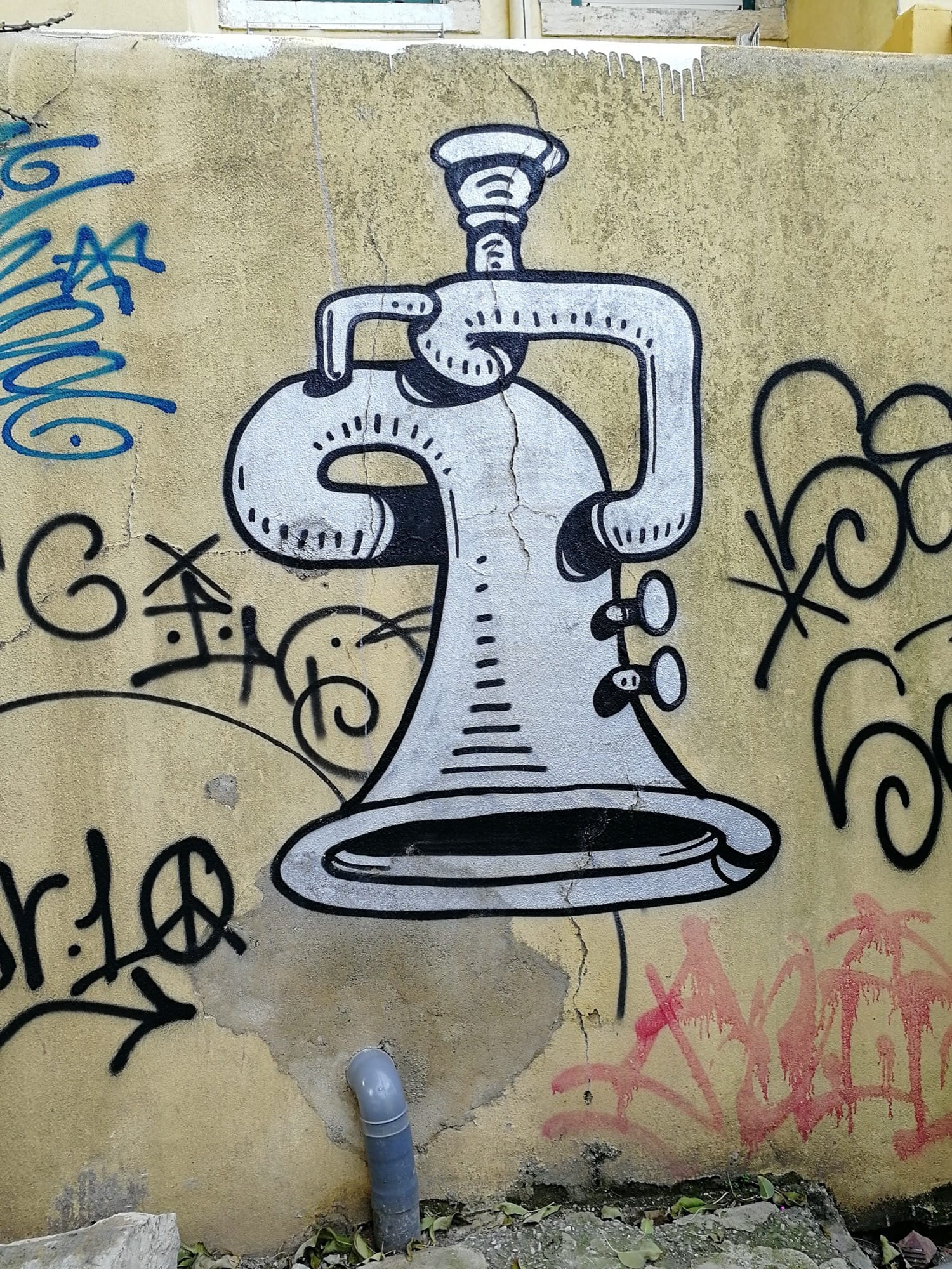 Graffiti 1003  capturé par Rabot à Lisboa Portugal