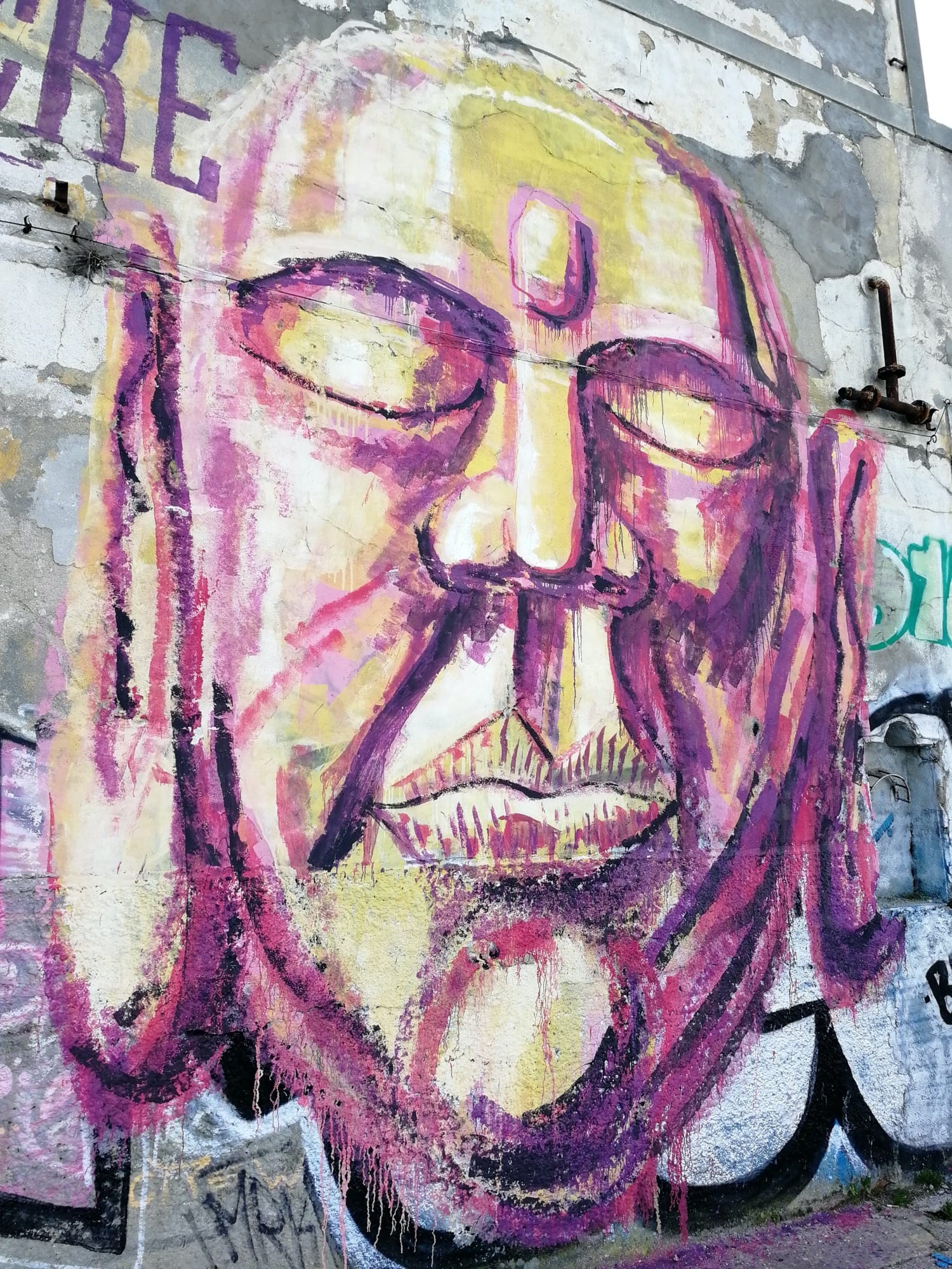 Graffiti 1030  capturé par Rabot à Lisboa Portugal
