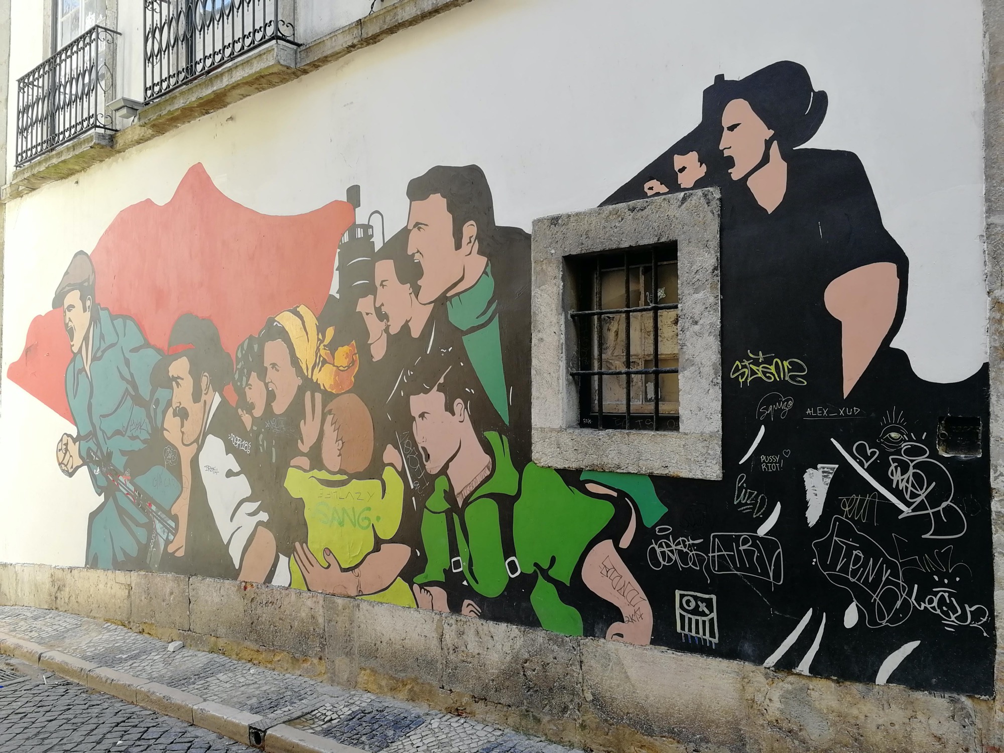 Graffiti 1105  capturé par Rabot à Lisboa Portugal