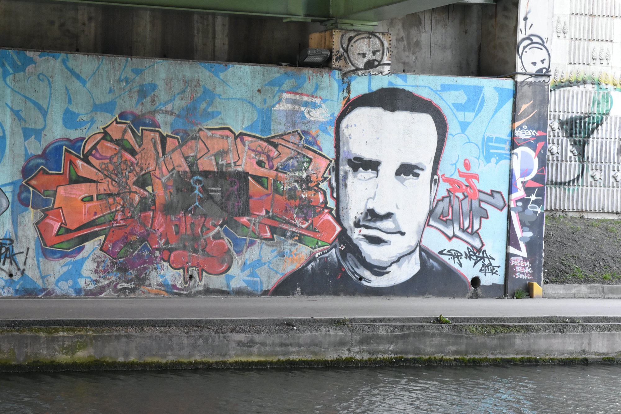 Graffiti 1162 Portrait sous l A86 capturé par mrostf à Noisy-le-Sec France