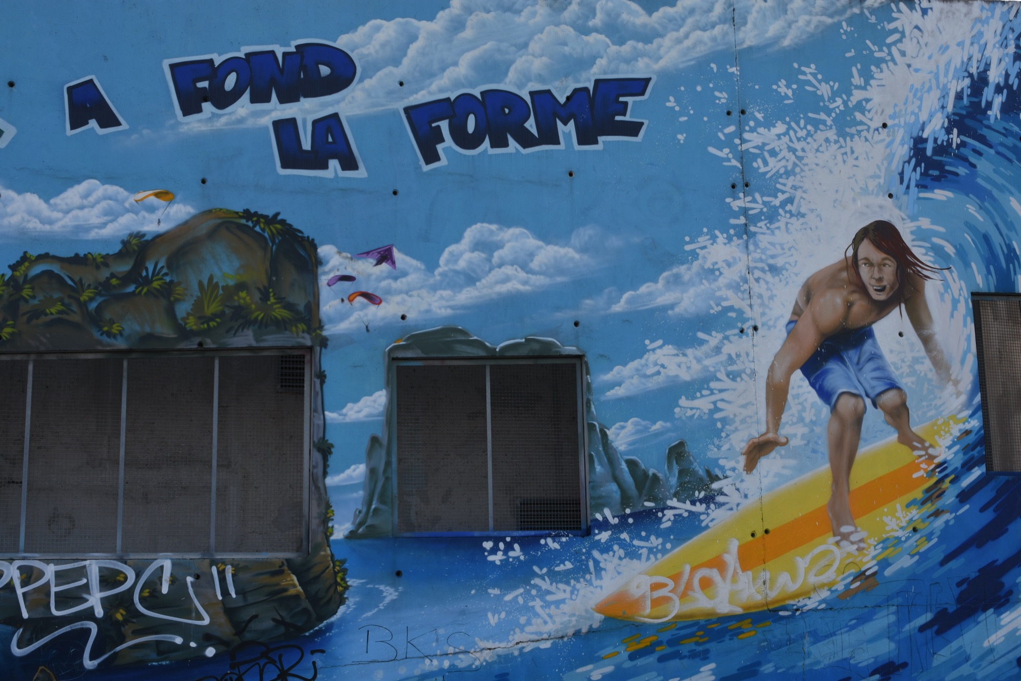 Graffiti 1165 A fond la forme quoâ !!! capturé par mrostf à Noisy-le-Sec France
