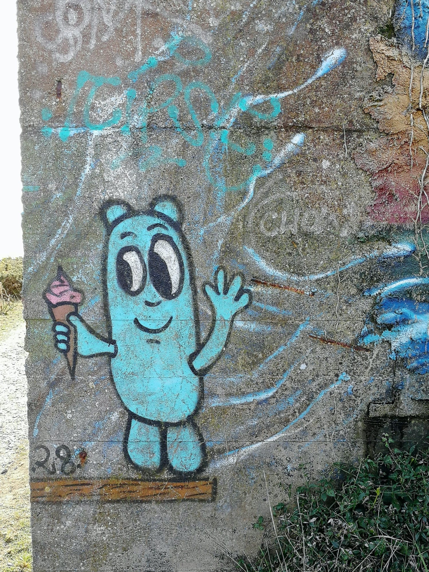 Graffiti 1341 Les oides #28 de Les Oides capturé par Rabot à Saint-Nazaire France