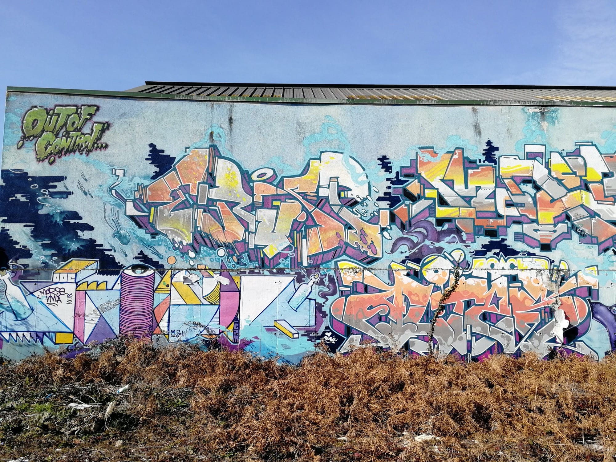 Graffiti 1530 Out of control captured by Rabot in Nantes France