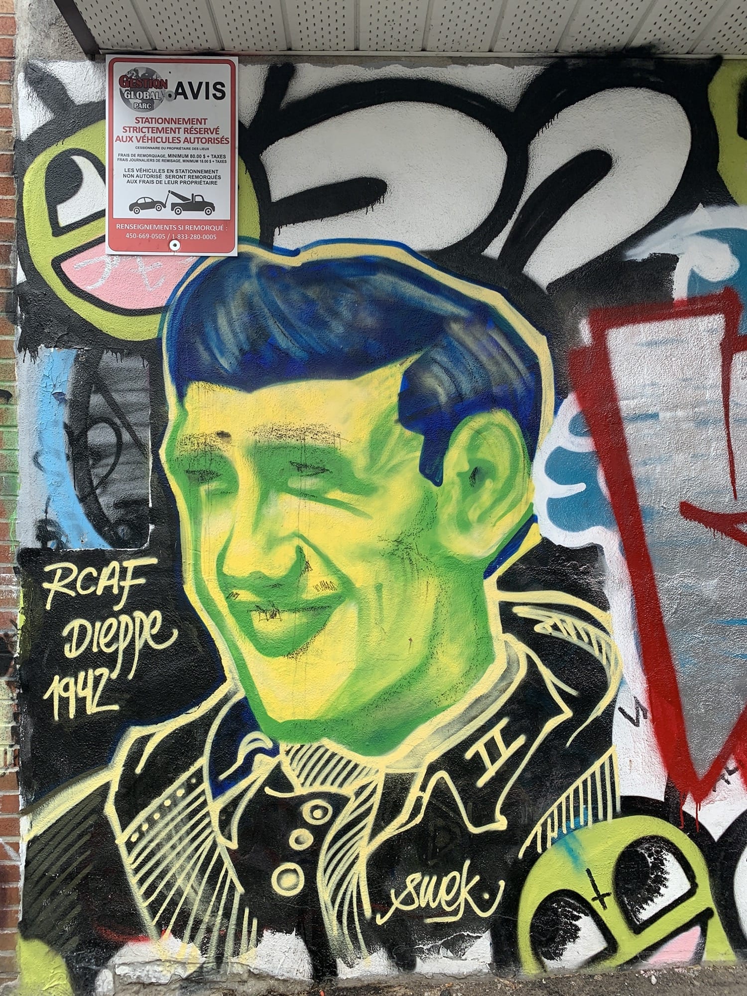Graffiti 2144  capturé par Rabot à Montréal Canada