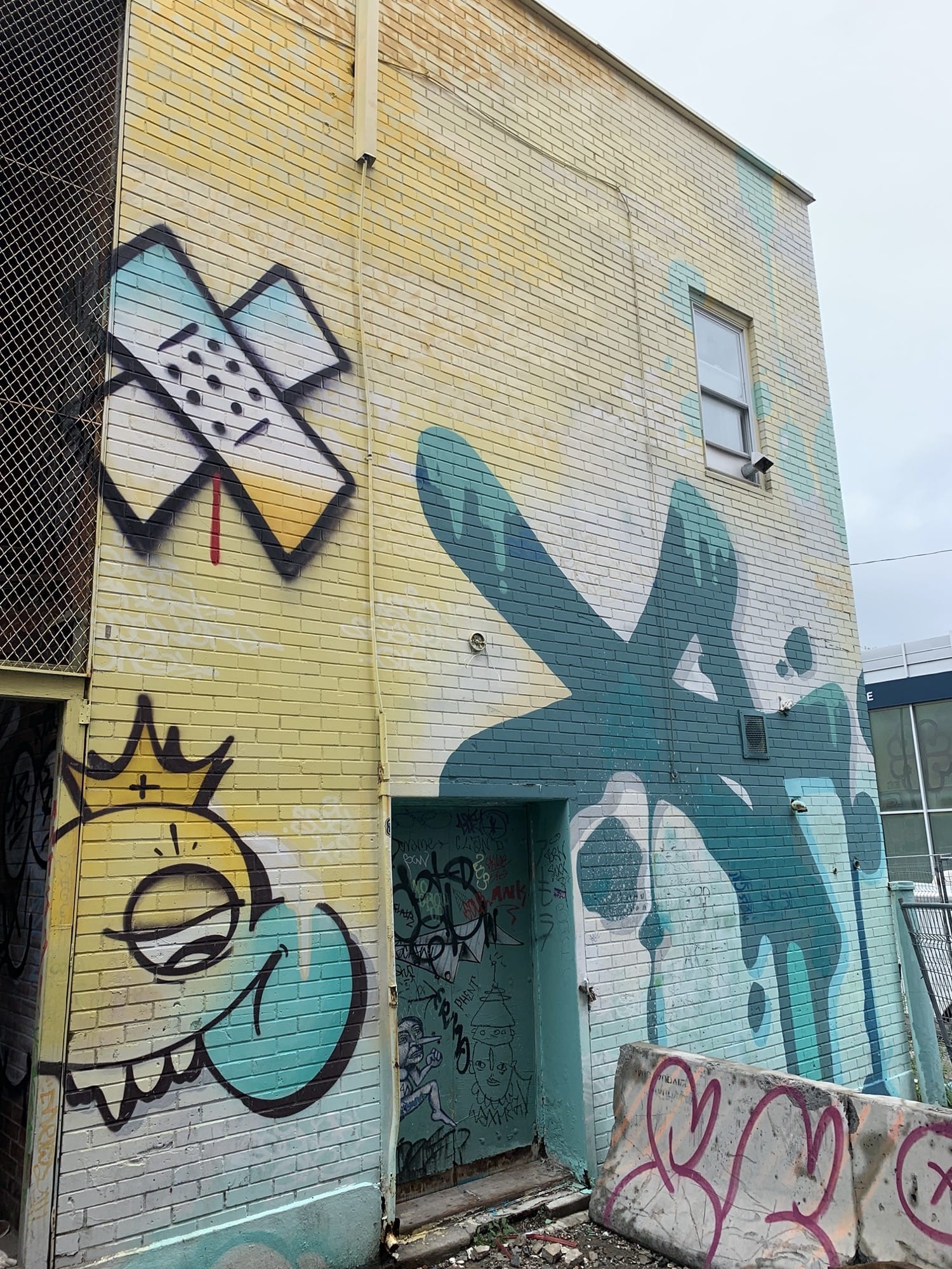 Graffiti 2149  capturé par Rabot à Montréal Canada