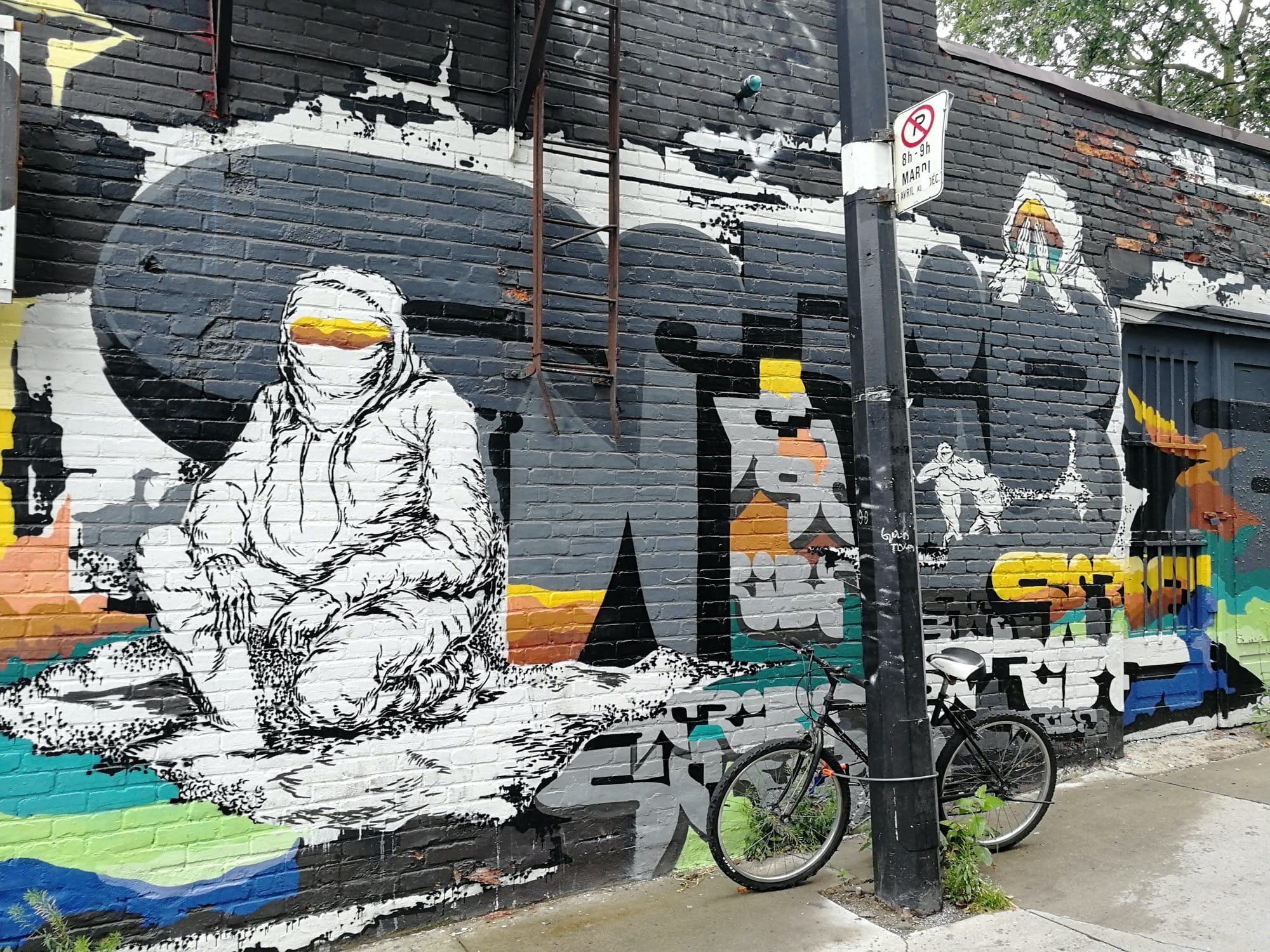 Graffiti 2155  capturé par Rabot à Montréal Canada